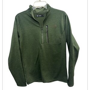 The North Face Canyonland Pullover 1/4 Zip Top
Men’s Small